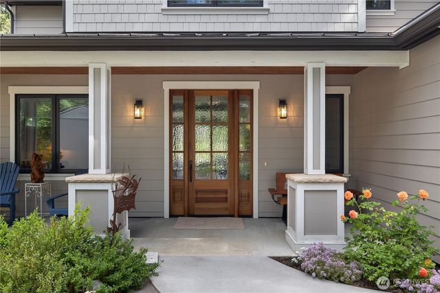 1061 E Ballantrae Drive, Shelton, WA 98584