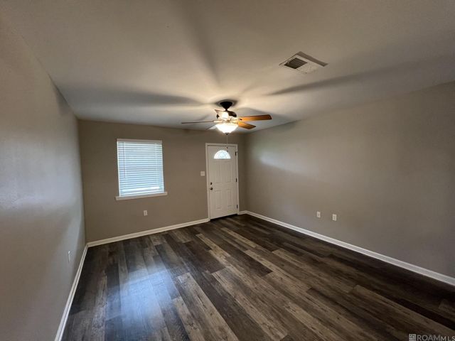 139 Hickory St, Denham Springs, LA 70726