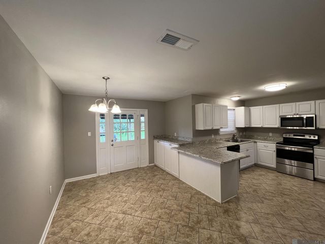 139 Hickory St, Denham Springs, LA 70726