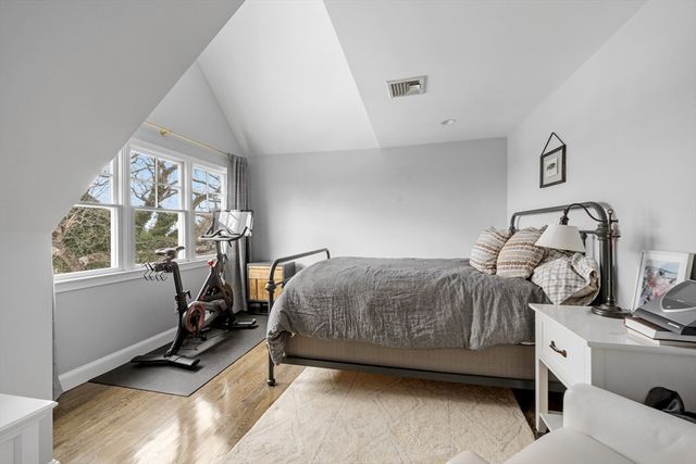 43 Park View Dr, Hingham, MA 02043