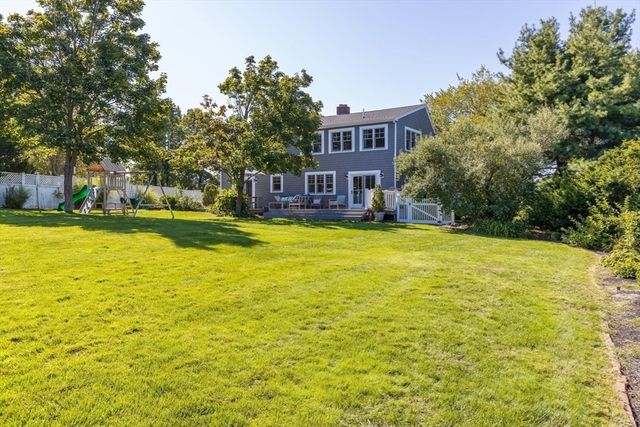 43 Park View Dr, Hingham, MA 02043