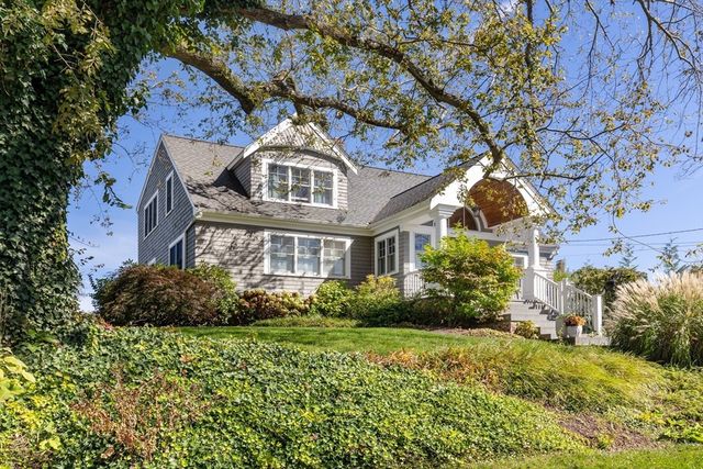 43 Park View Dr, Hingham, MA 02043