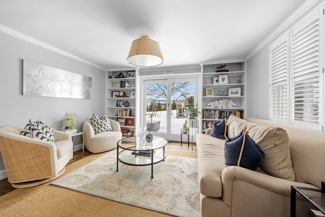 43 Park View Dr, Hingham, MA 02043