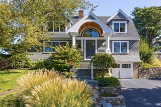 43 Park View Dr, Hingham, MA 02043