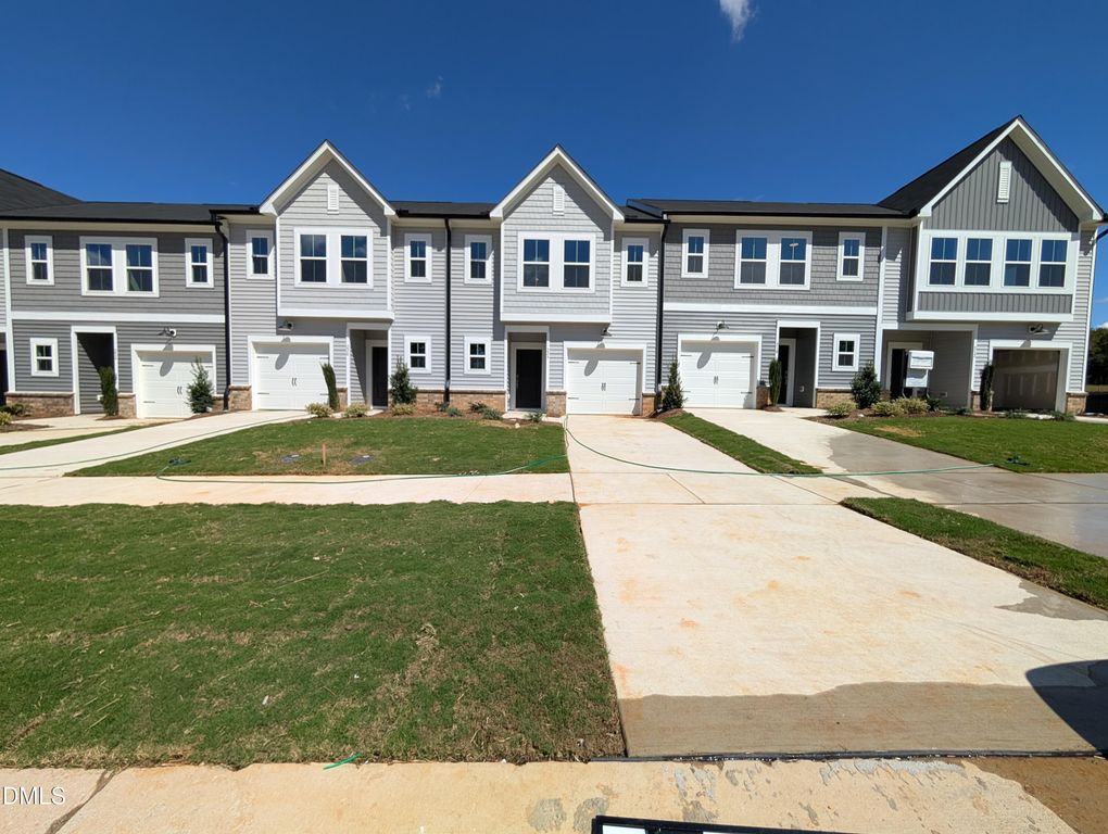 224 Flagstone Way, Wilsons Mills, NC 27520