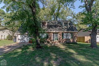 2010 Cenwood Dr, Jonesboro, AR 72401