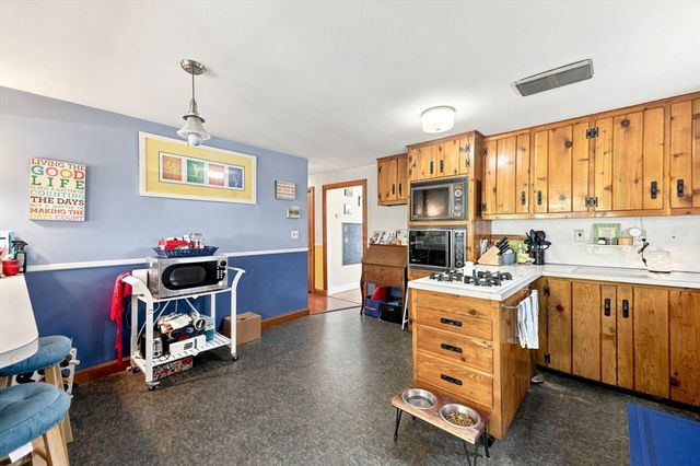 124 E Meadow Rd, Lowell, MA 01854