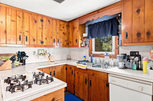 124 E Meadow Rd, Lowell, MA 01854