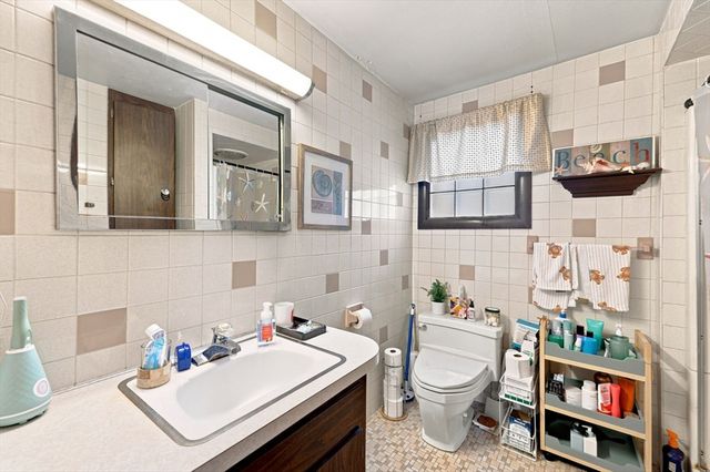 124 E Meadow Rd, Lowell, MA 01854