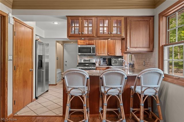147 S Hayden Pky, Hudson, OH 44236