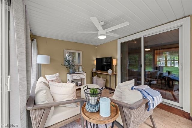 147 S Hayden Pky, Hudson, OH 44236