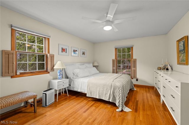 147 S Hayden Pky, Hudson, OH 44236