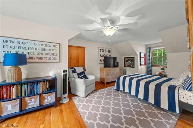 147 S Hayden Pky, Hudson, OH 44236