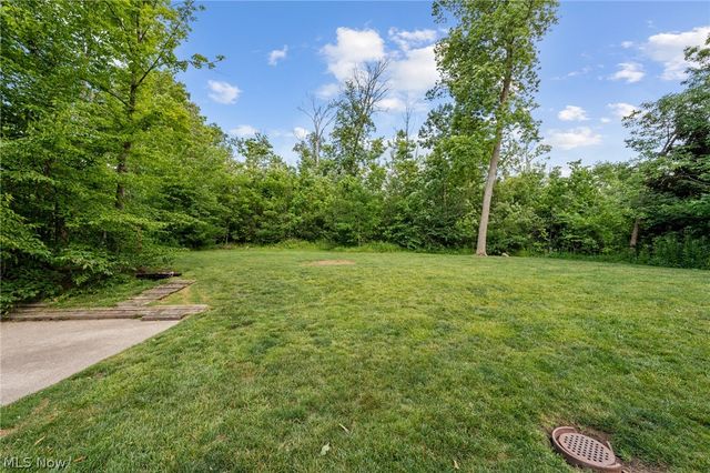 147 S Hayden Pky, Hudson, OH 44236