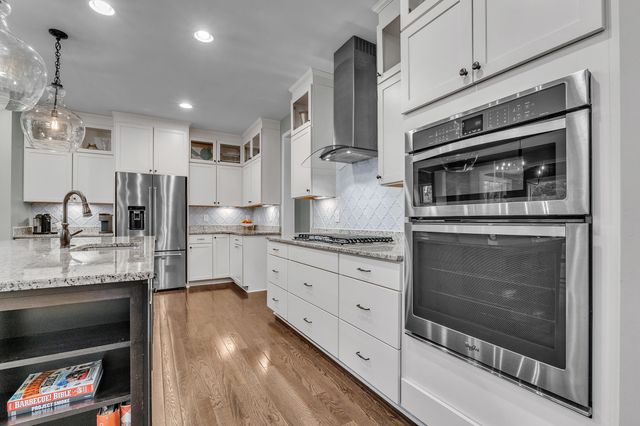 8377 Lindsey Lane, Canton Twp, MI 48187