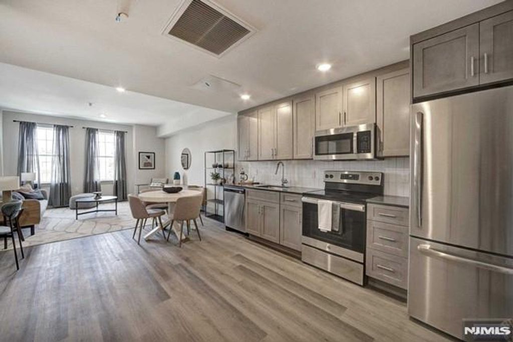 548 Franklin Avenue 214, Belleville, NJ 07109