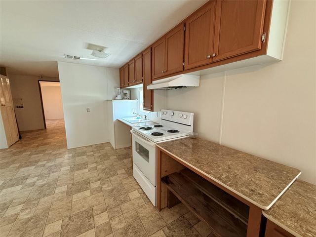 108 Meredino Drive, Anahuac, TX 77514