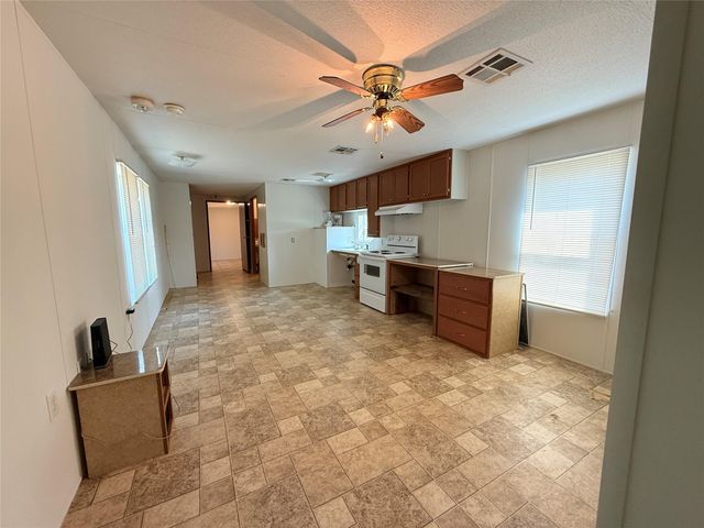 108 Meredino Drive, Anahuac, TX 77514
