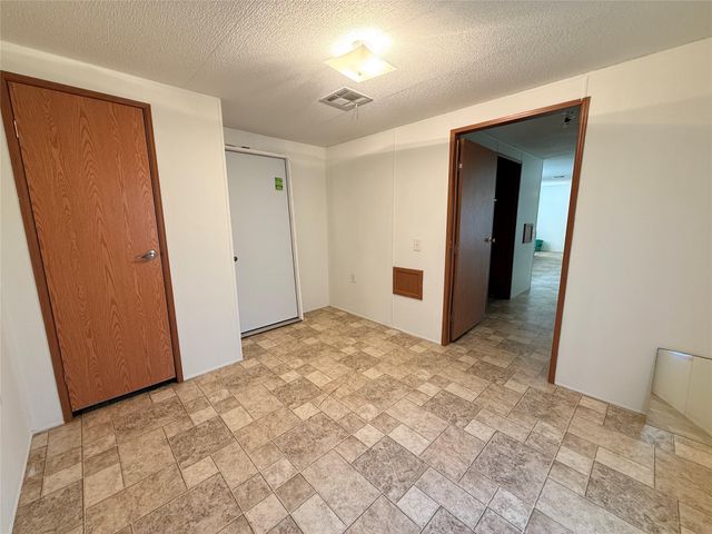 108 Meredino Drive, Anahuac, TX 77514