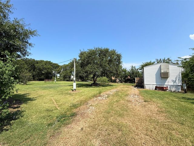 108 Meredino Drive, Anahuac, TX 77514
