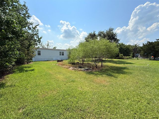 108 Meredino Drive, Anahuac, TX 77514
