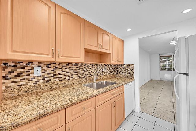 4850 NW 29th Court 125, Lauderdale Lakes, FL 33313