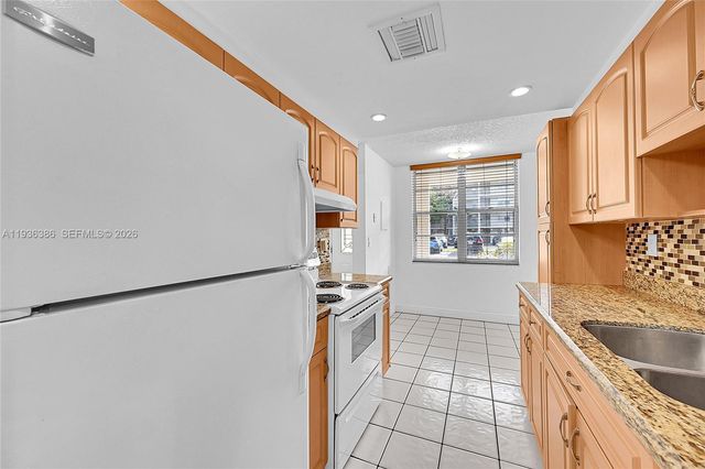 4850 NW 29th Court 125, Lauderdale Lakes, FL 33313