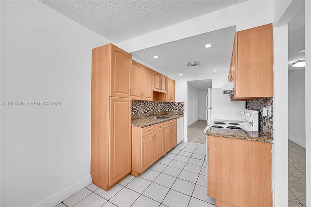 4850 NW 29th Court 125, Lauderdale Lakes, FL 33313