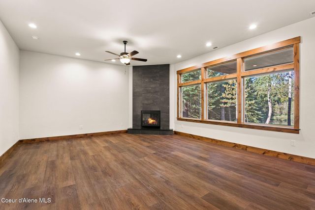 1047 Comeback Bay Ln, Sagle, ID 83860