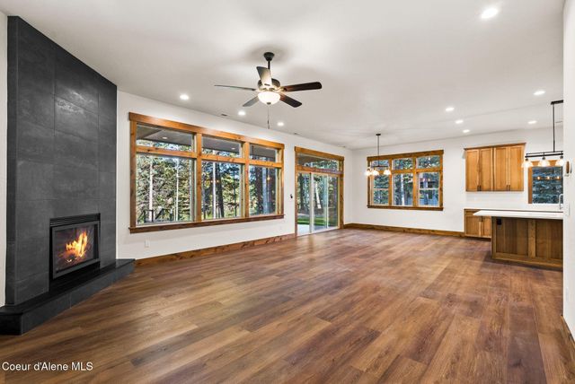 1047 Comeback Bay Ln, Sagle, ID 83860
