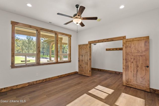 1047 Comeback Bay Ln, Sagle, ID 83860