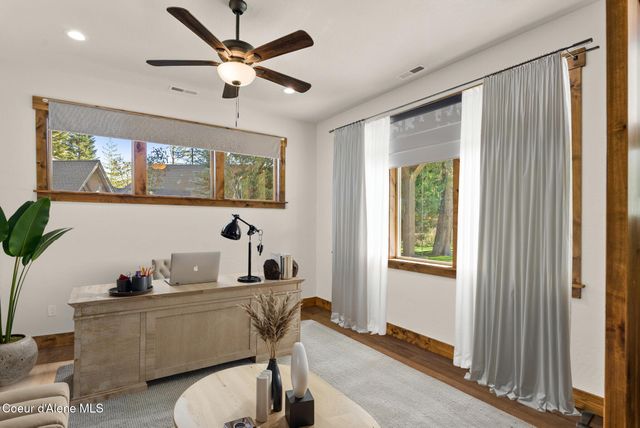 1047 Comeback Bay Ln, Sagle, ID 83860