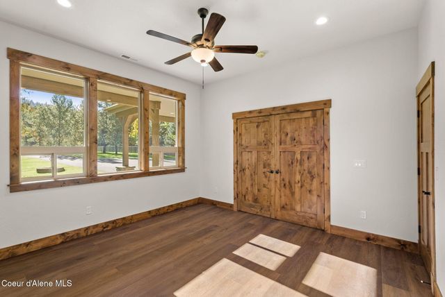 1047 Comeback Bay Ln, Sagle, ID 83860