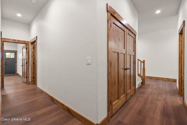 1047 Comeback Bay Ln, Sagle, ID 83860