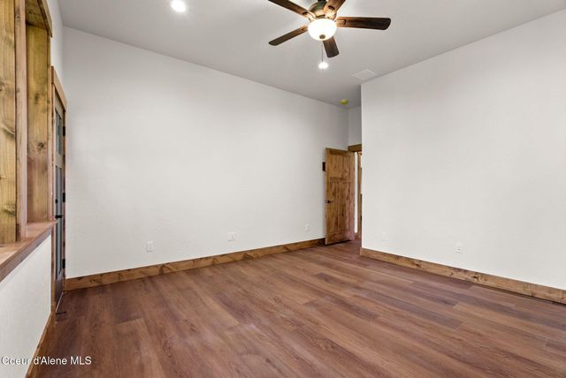 1047 Comeback Bay Ln, Sagle, ID 83860
