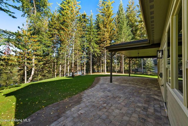1047 Comeback Bay Ln, Sagle, ID 83860