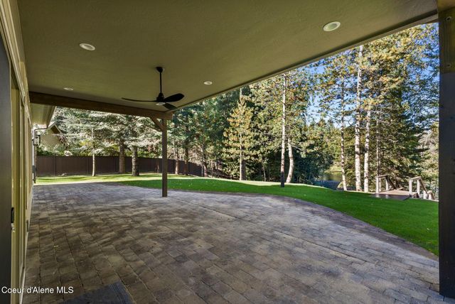 1047 Comeback Bay Ln, Sagle, ID 83860