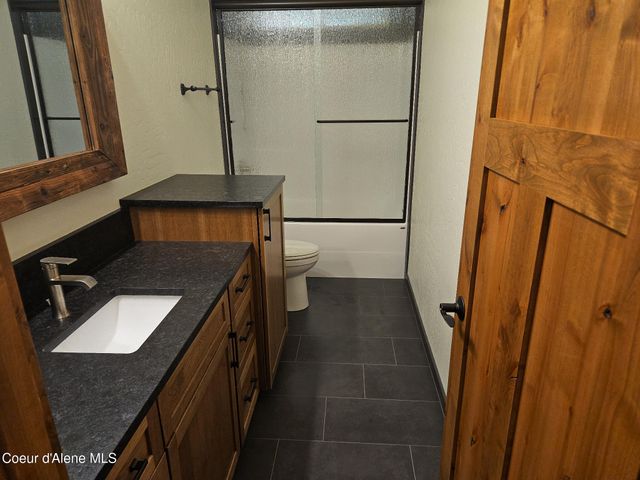1047 Comeback Bay Ln, Sagle, ID 83860