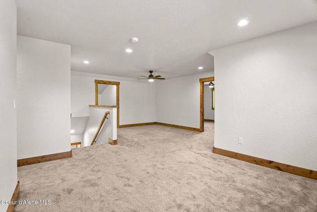 1047 Comeback Bay Ln, Sagle, ID 83860