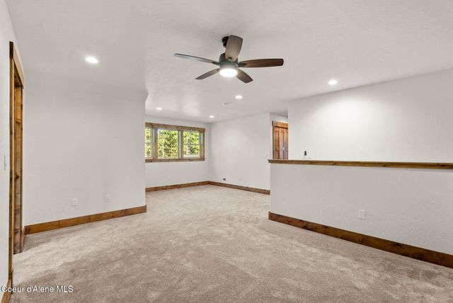 1047 Comeback Bay Ln, Sagle, ID 83860