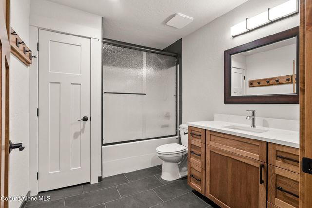 1047 Comeback Bay Ln, Sagle, ID 83860