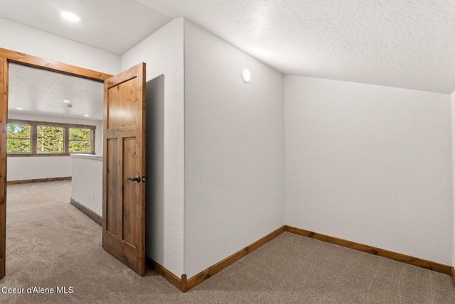 1047 Comeback Bay Ln, Sagle, ID 83860