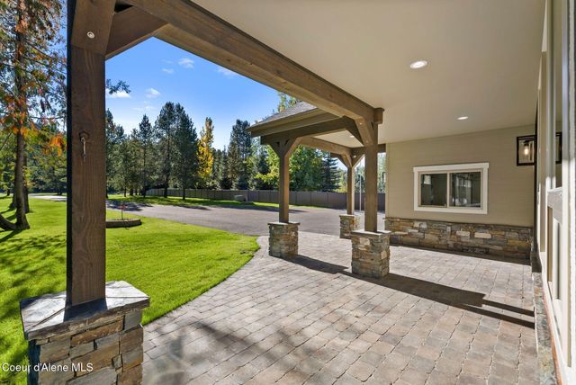 1047 Comeback Bay Ln, Sagle, ID 83860