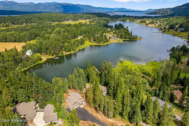 1047 Comeback Bay Ln, Sagle, ID 83860