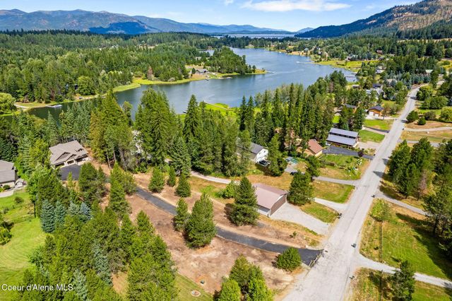 1047 Comeback Bay Ln, Sagle, ID 83860
