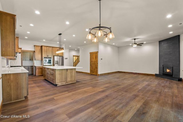 1047 Comeback Bay Ln, Sagle, ID 83860