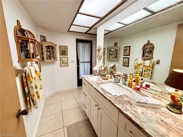 810 El Dorado PKWY W, Cape Coral, FL 33914