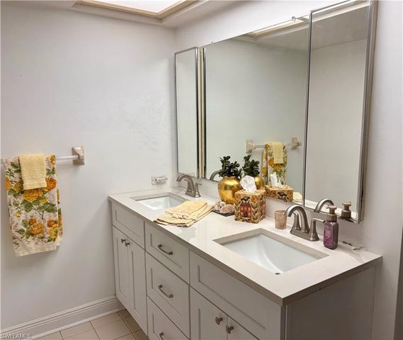 810 El Dorado PKWY W, Cape Coral, FL 33914