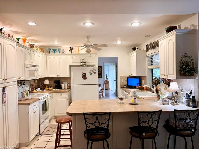 810 El Dorado PKWY W, Cape Coral, FL 33914