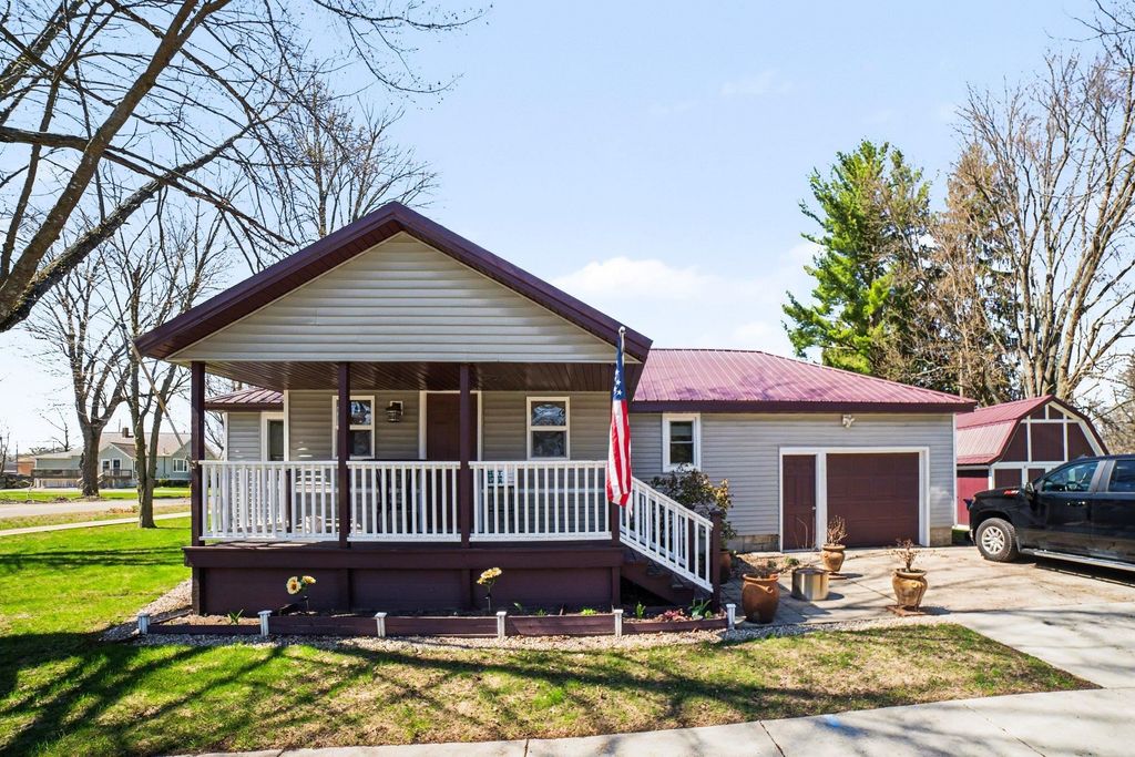 301 N Second Street, Coleman, MI 48618